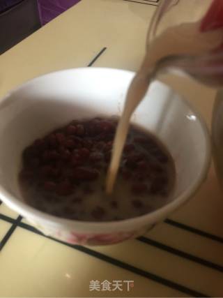红豆奶茶的做法步骤：3