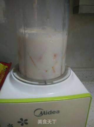 芒果奶昔的做法步骤：2
