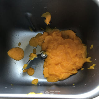 超软南瓜吐司的做法步骤：2