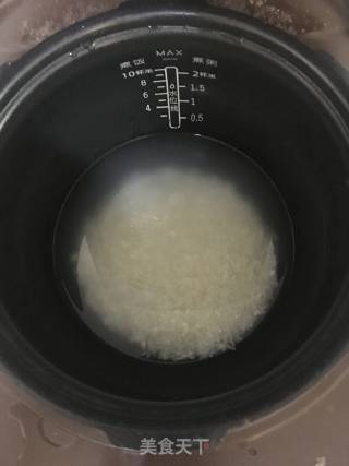 土豆腊肠焖饭的做法步骤：2