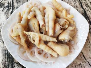 麻辣鸡爪（零厨艺）的做法步骤：1