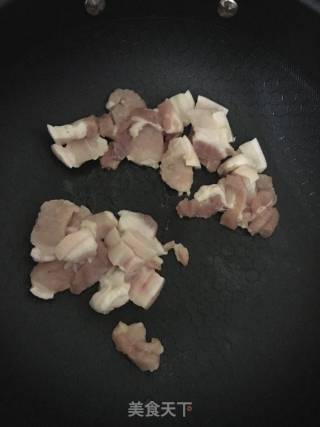 五花肉炒猪肝的做法步骤：2