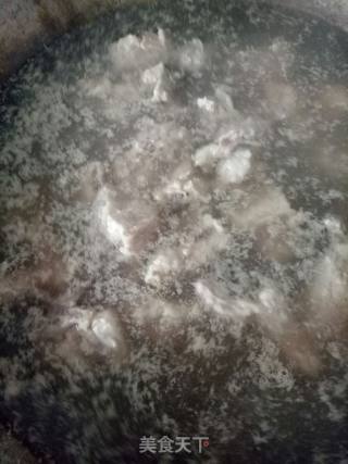 排骨藕汤的做法步骤：1