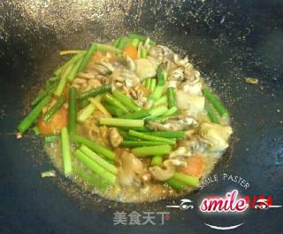 鱼泡烧蒜苔的做法步骤：7