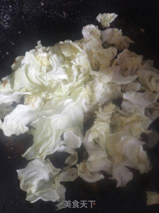 干煸包菜的做法步骤：2