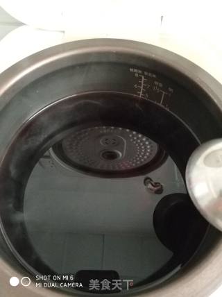 酸梅汤的做法步骤：1
