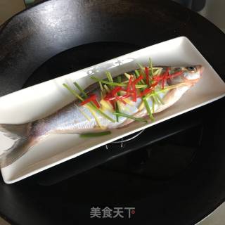清蒸白鱼的做法步骤：2