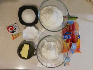 自制肠仔包的做法步骤：1