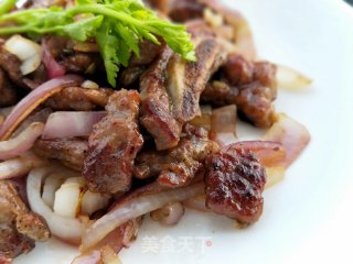 洋葱煎牛排的做法步骤：8