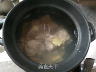 番茄口蘑猪骨汤的做法步骤：5