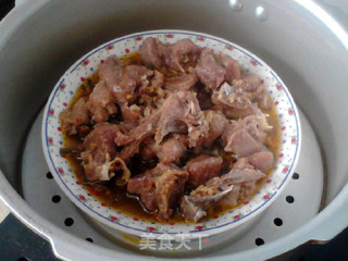 腌豇豆蒸鸡的做法步骤：13