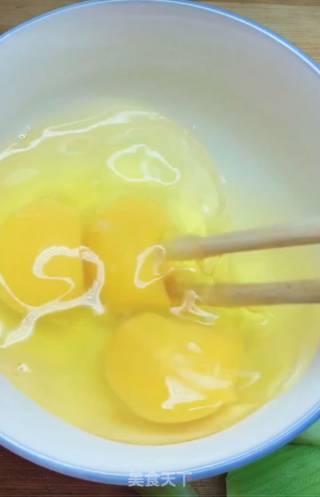 丝瓜炒鸡蛋的做法步骤：2