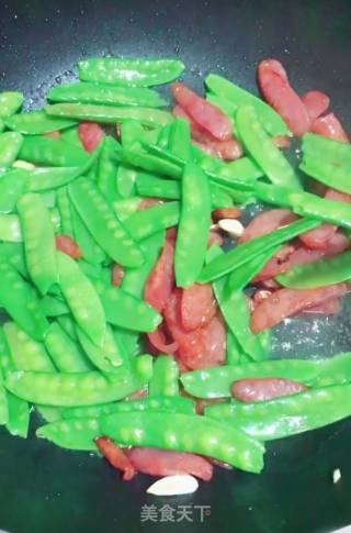 荷兰豆炒腊肠的做法步骤：7