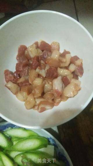 芦笋肉丁子的做法步骤：2