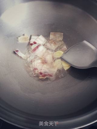 腊肉炒冬瓜的做法步骤：3