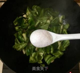 夏日懒人餐之辣椒小炒肉的做法步骤：6