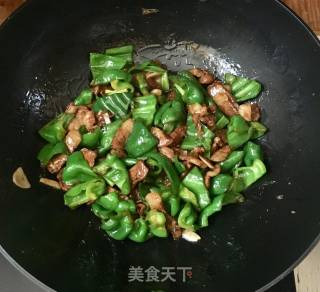 夏日懒人餐之辣椒小炒肉的做法步骤：9