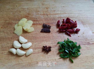 土豆煲鸡的做法步骤：3