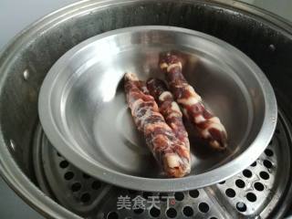 蒜薹炒腊肠的做法步骤：1
