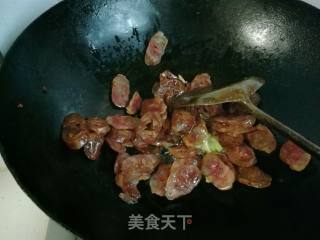 蒜薹炒腊肠的做法步骤：6