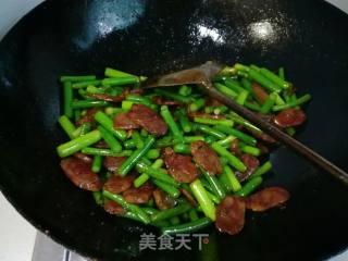 蒜薹炒腊肠的做法步骤：8