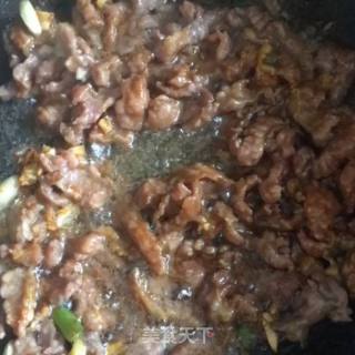 西葫芦炒牛肉的做法步骤：4