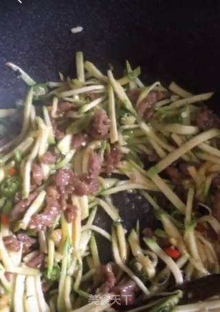 西葫芦炒牛肉的做法步骤：6