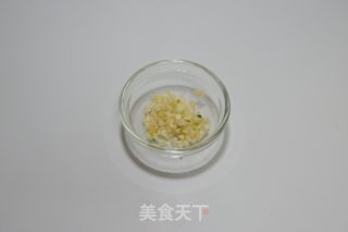 红极参炒茼蒿的做法步骤：3