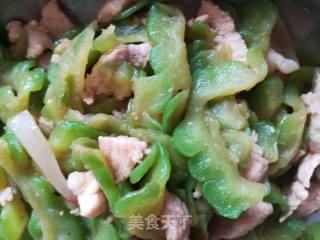 猪肉炒苦瓜的做法步骤：8