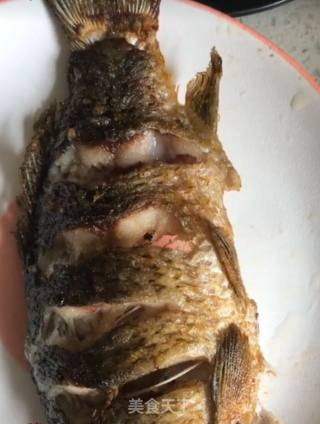 红烧鲫鱼的做法步骤：4