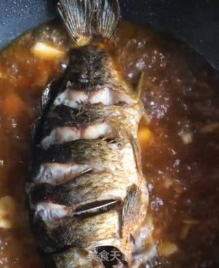 红烧鲫鱼的做法步骤：9
