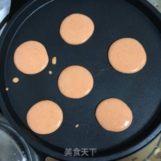 宝宝辅食，香蕉胡萝卜软饼的做法步骤：5