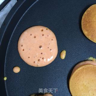 宝宝辅食，香蕉胡萝卜软饼的做法步骤：6