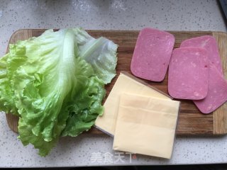 料多多三明治的做法步骤：1