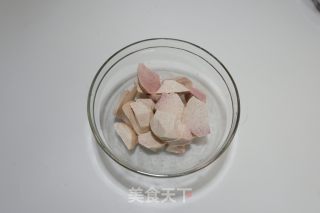 腊肉烧香芋的做法步骤：1