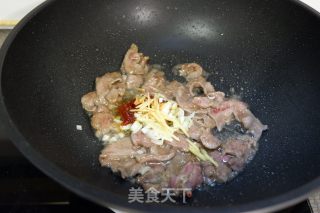 蒜苔炒猪心的做法步骤：8
