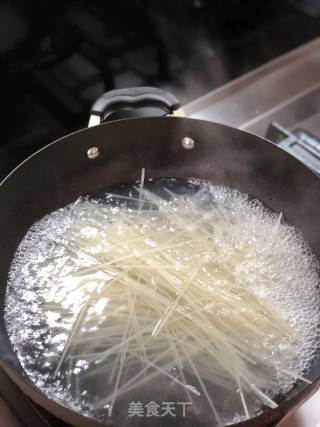 牛肉炒粉的做法步骤：6