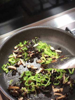 牛肉炒粉的做法步骤：9