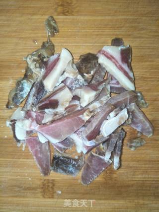 腊肉白菜粉丝汤的做法步骤：2
