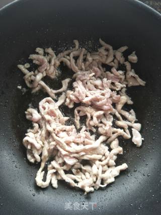 嫩南瓜炒肉丝的做法步骤：4