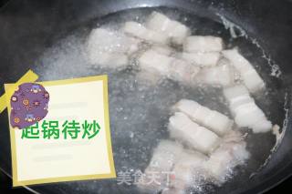 硬菜《红烧肉》，小名五花肉烧萝卜！的做法步骤：3