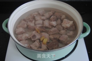 黄花菜排骨汤的做法步骤：5