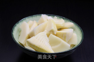 酱香油焖笋的做法步骤：1