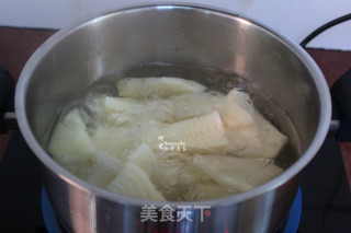 酱香油焖笋的做法步骤：2