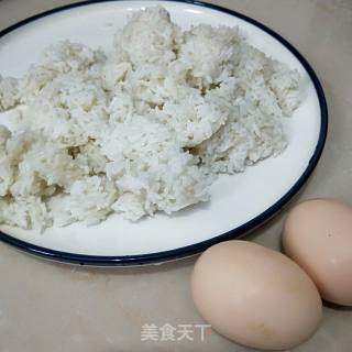 蛋炒饭的做法步骤：2