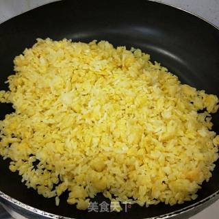 蛋炒饭的做法步骤：5