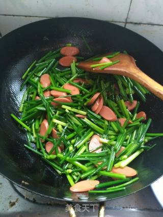 韭菜花炒火腿的做法步骤：6