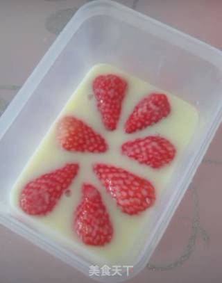 牛奶草莓布丁的做法步骤：5