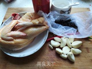 青红辣椒木耳烧鸡的做法步骤：3
