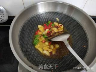 干锅腊肠的做法步骤：3